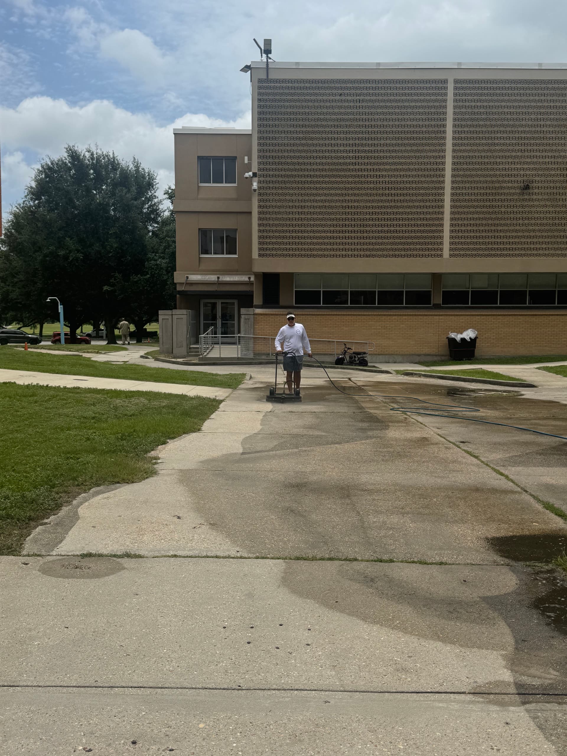 Gallery photos for Full Building and Concrete Wash at a SUNO Campus Property: Image #1