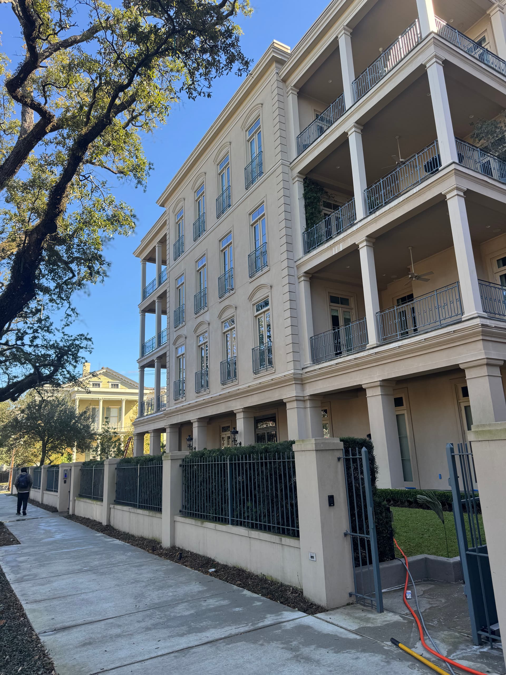 Gallery photos for Getting Condos on St. Charles Avenue Mardi Gras Ready: Image #3