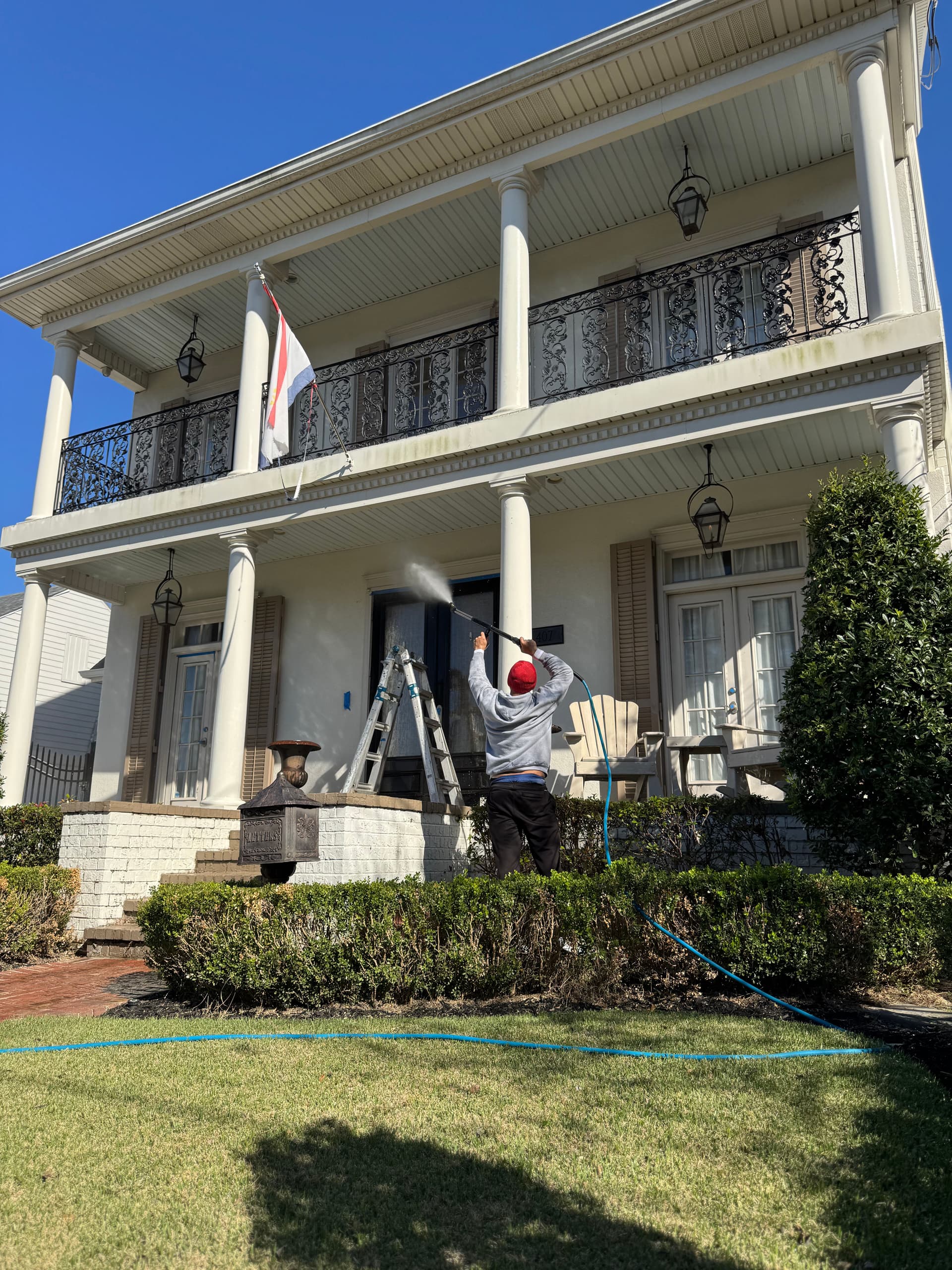 Gallery photos for Holiday Home Shine-Up in Metairie: Image #2