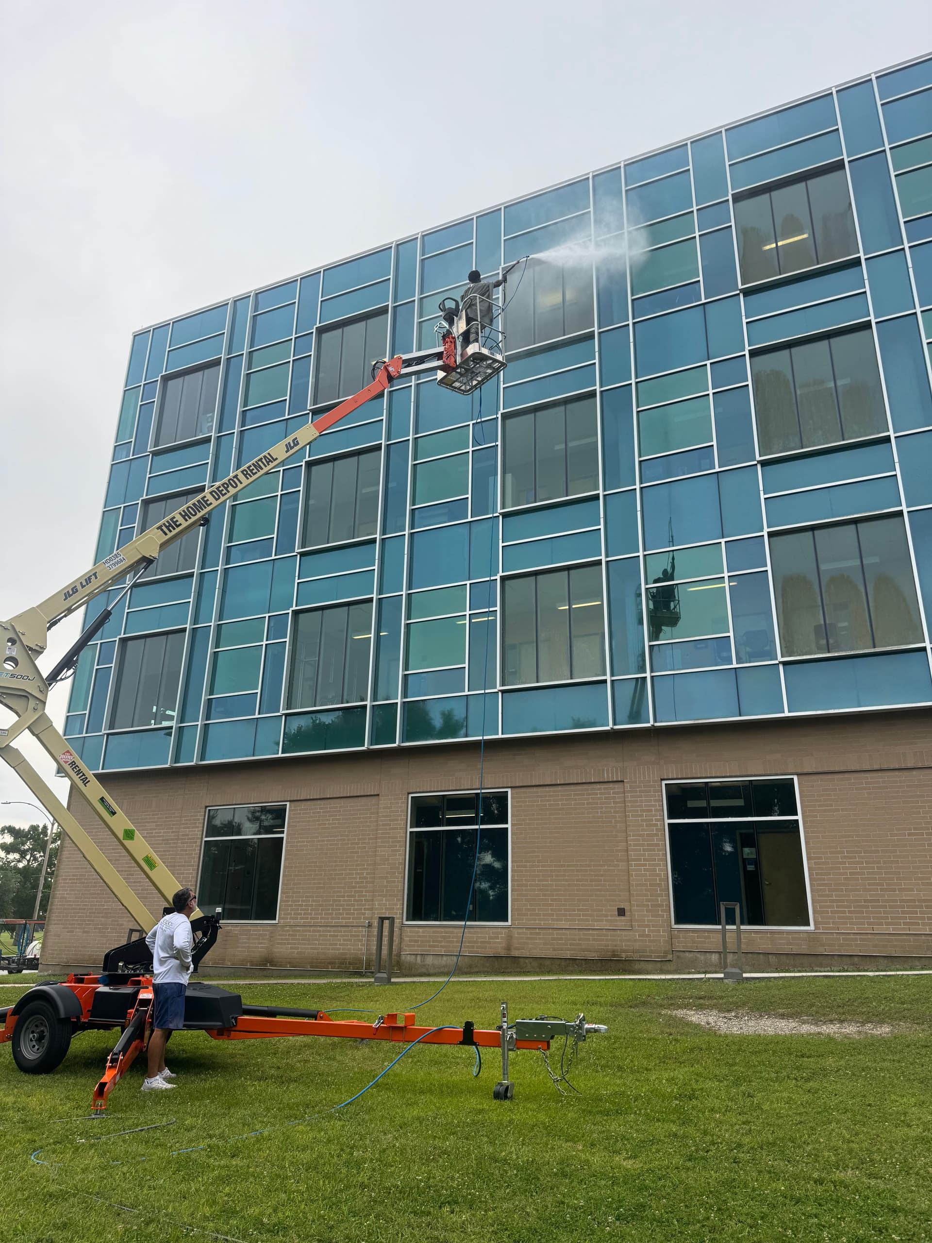 Gallery photos for High-Rise Window Cleaning at Southern University: Image #2